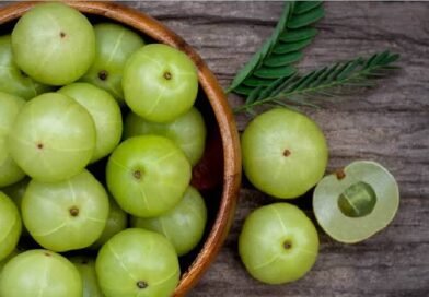 आंवला: विटामिन-C से भरपूर फल, जानिए सेहत के लिए कितने फायदेमंद हैं इसके सेवन