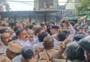 देहरादून: मल्लिकार्जुन खड़गे के कथित अपमान पर सड़क पर उतरी कांग्रेस; सीएम आवास घेराव के दौरान हाथीबड़कला पर रोके गए कार्यकर्ता  