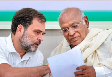 यूपीआई लेनदेन पर शुल्क लगाने की अटकलों को लेकर सियासत तेज: कांग्रेस ने मोदी सरकार पर अमेरिकी दबाव में झुकने का लगाया आरोप