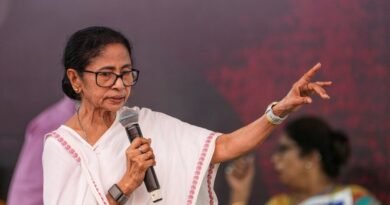 टीएमसी सिंबल विवाद: ममता बनर्जी और ऋतब्रत बनर्जी गुट आमने-सामने, चुनाव आयोग ने 16 सितंबर तक का दिया समय