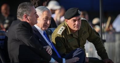 इजरायली सेना (IDF) का सामरिया में बड़ा एंटी-टेरर ऑपरेशन: 5 आतंकी गिरफ्तार, हथियार बनाने की दर्जनों मशीनें और गोला-बारूद तबाह