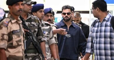 विराट कोहली की महंगी घड़ी ने खींचा ध्यान: तिरुवनंतपुरम एयरपोर्ट पर नजर आया खास अंदाज