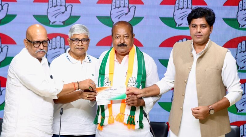 AIMIM के राष्ट्रीय प्रवक्ता सैयद आसिम वकार कांग्रेस में शामिल: ओवैसी की पार्टी पर भाजपा की ‘B-टीम’ होने का लगाया आरोप, 2027 UP चुनाव से पहले बड़ा राजनीतिक फेरबदल