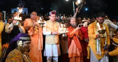 पीएम मोदी के जन्मदिवस पर 2100 दीपों से जगमगाया यमुना तट, सीएम धामी ने 7.52 करोड़ के स्नान घाट का किया लोकार्पण