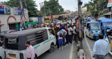देहरादून: शहर कोतवाली के पुलिसकर्मी पर महिला से छेड़छाड़ का आरोप, बजरंग दल के हंगामे के बाद आरोपी लाइन हाजिर