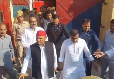 अखिलेश यादव का रामपुर दौरा: सीतापुर जेल में आजम खान से की मुलाकात, कहा— ‘आजम थे, हैं और रहेंगे’