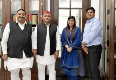 बीजेपी के पूर्व सांसद धर्मेंद्र कश्यप समाजवादी पार्टी में शामिल, अखिलेश यादव से की मुलाकात