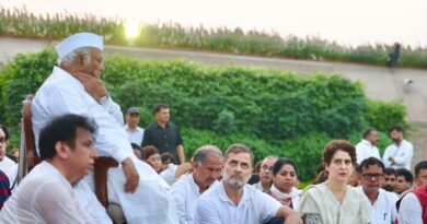 राजघाट पहुंचा विपक्ष का ‘वोट चोरी’ विरोध मार्च, राहुल-खड़गे ने संभाली कमान, तीसरे दिन भी जारी रहा प्रदर्शन