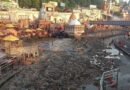 गंगनहर की वार्षिक बंदी और हर की पौड़ी का नजारा: जलस्तर कम होने पर सिक्के और कीमती धातुएं तलाशने वालों की उमड़ती है भीड़