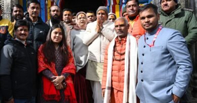 उत्तराखंड के राज्यपाल डॉ. ढाल सिंह बिसेन ने केदारनाथ और बदरीनाथ धाम के किए दर्शन, स्वच्छ व नशामुक्त समाज के निर्माण का दिया संदेश
