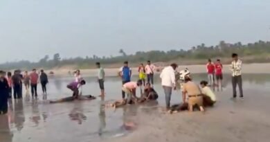 महाराष्ट्र के रायगढ़ में बड़ा हादसा: दिवेआगर बीच पर समुद्र में नहाने के दौरान पुणे के 8 छात्र डूबे, सभी के शव बरामद