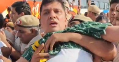 दिल्ली में आप का मुख्य चुनाव आयुक्त के खिलाफ प्रदर्शन: सौरभ भारद्वाज समेत कई नेता हिरासत में