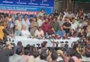 अभिजीत दीपके और नेहा बोरा की प्रेस कॉन्फ्रेंस में हंगामा, विरोध करने वालों पर लगाए पैसे लेकर आने के आरोप