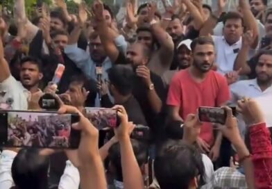कनॉट प्लेस और खान मार्केट के व्यापारियों का फूटा गुस्सा: दिल्ली पुलिस के समर्थन में लगाए नारे, प्रदर्शनों से रोजाना ₹100 करोड़ के नुकसान का दावा