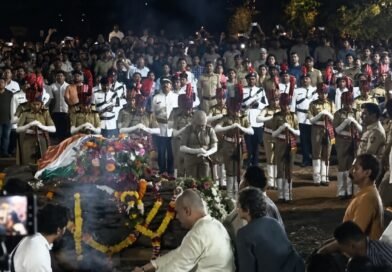 दिग्गज अभिनेता नाना पाटेकर पंचतत्व में विलीन, राजकीय सम्मान के साथ पुणे के फार्महाउस पर हुआ अंतिम संस्कार