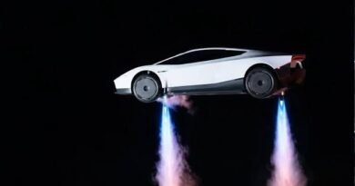 एलन मस्क की उड़ने वाली टेस्ला रोडस्टर! हवा में लगाएगी छलांग और करेगी फ्लिप, जानिए कीमत से लेकर फीचर्स तक